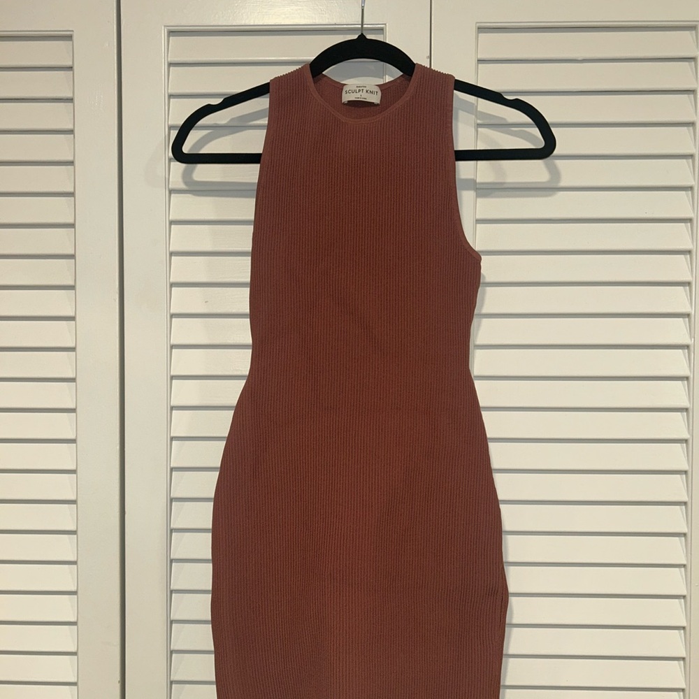 Aritzia babaton sculpt knit dress ribbed mauve